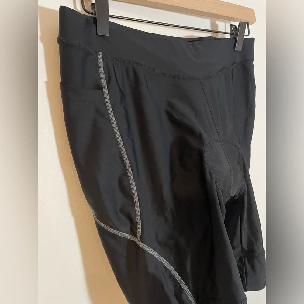 Baleaf Black Padded Bike Shorts UPF 50+ Women’s Size Large Thigh Pockets NWOT - Picture 6 of 12